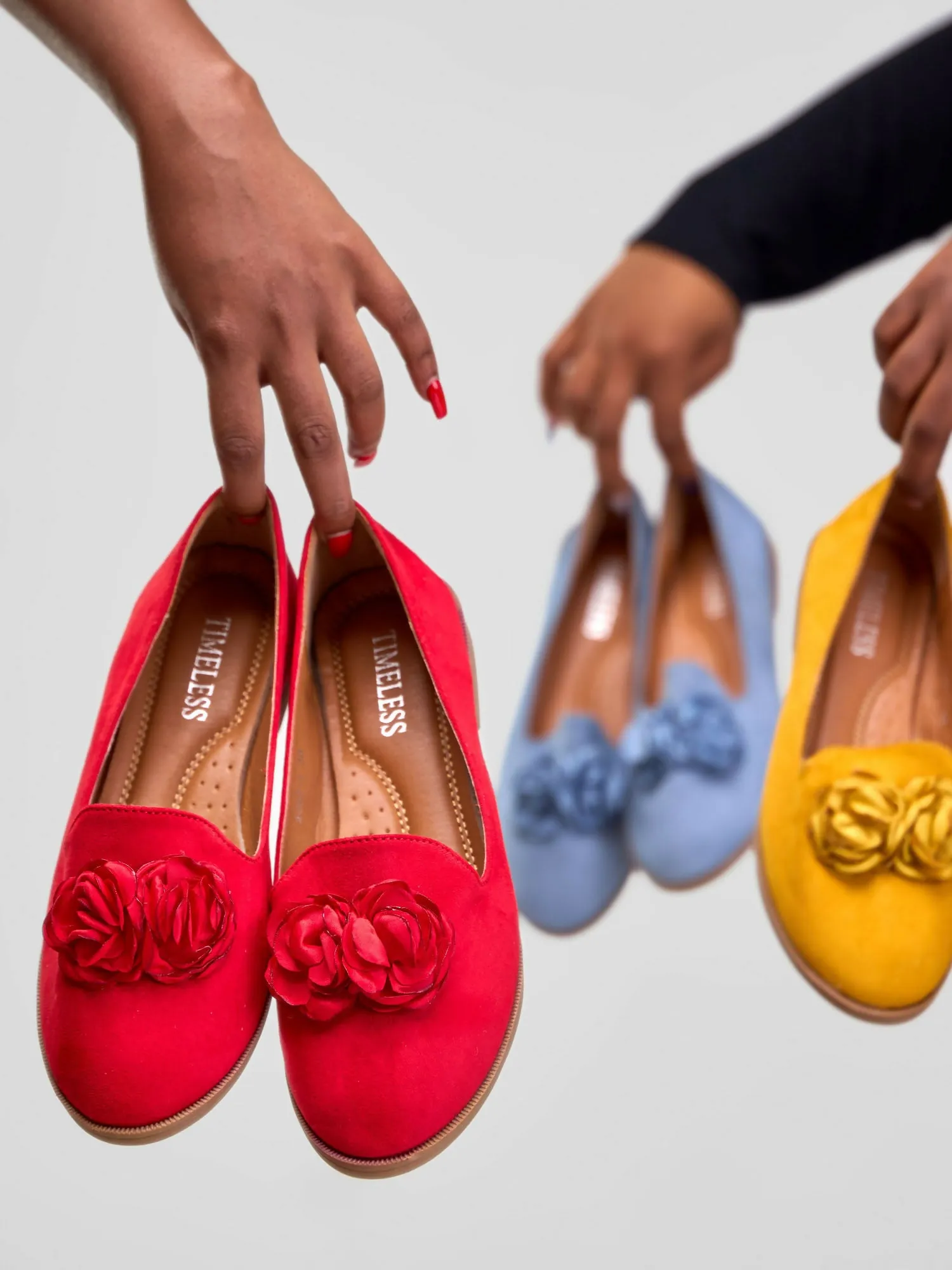 Be Unique Timeless Flowerhead Loafers - Red